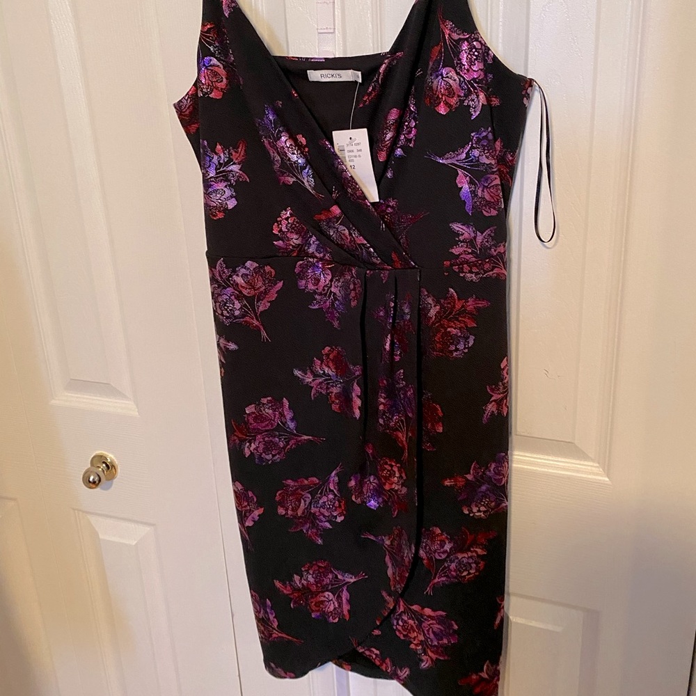 NWT Beautiful iridescent pattern dress